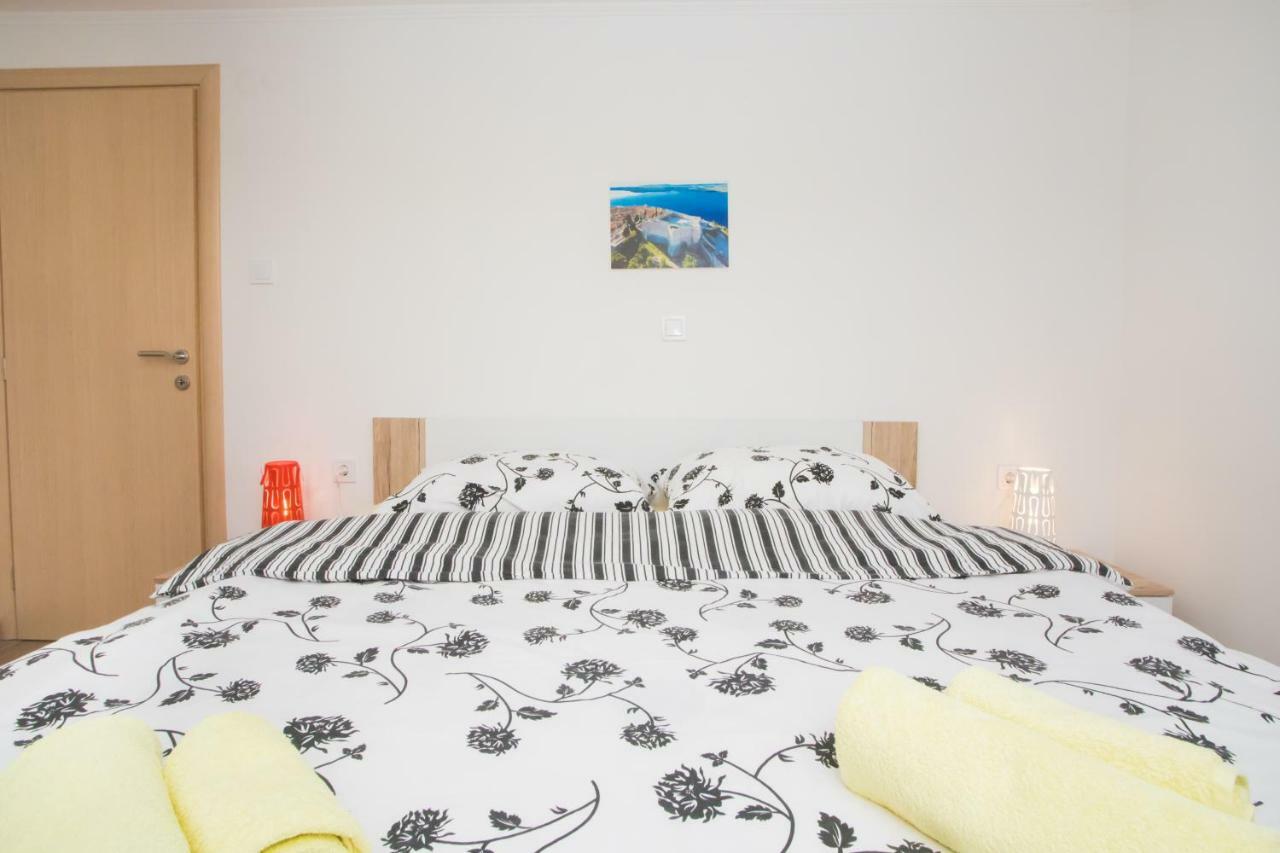 Apartments Tonka シベニク エクステリア 写真