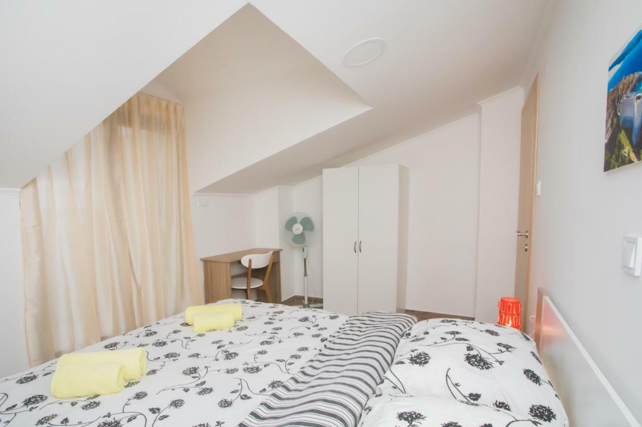 Apartments Tonka シベニク エクステリア 写真