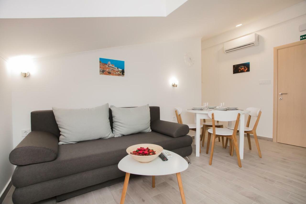 Apartments Tonka シベニク エクステリア 写真