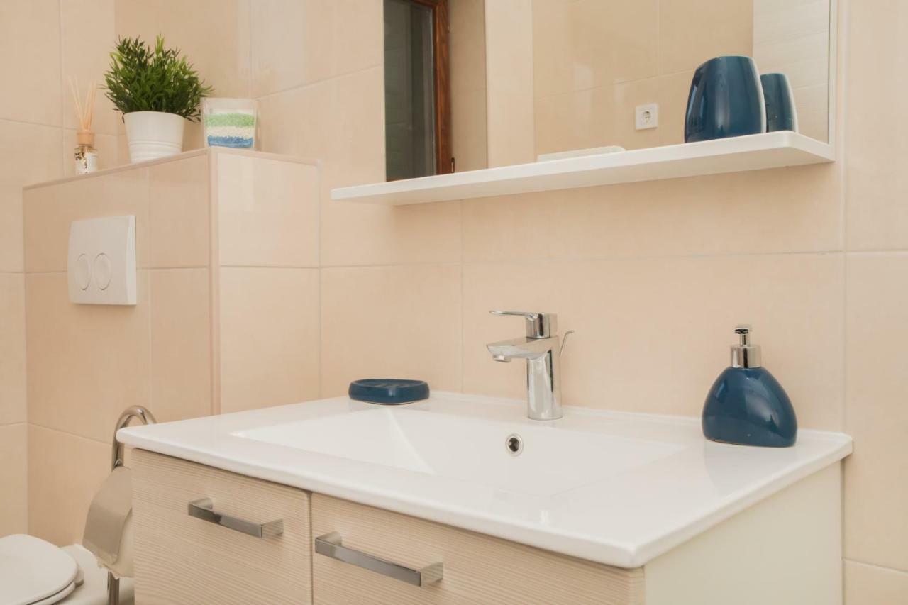 Apartments Tonka シベニク エクステリア 写真