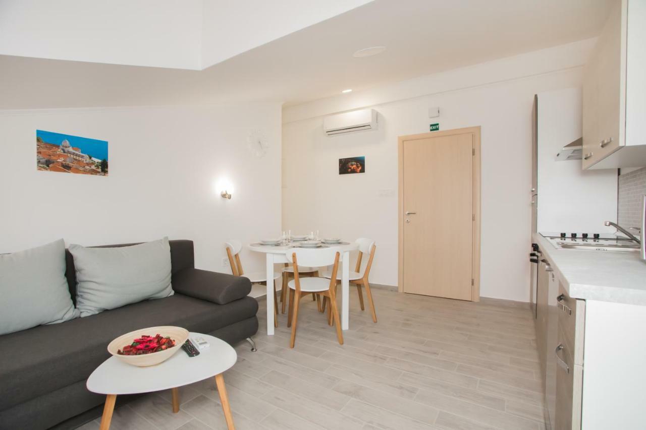 Apartments Tonka シベニク エクステリア 写真