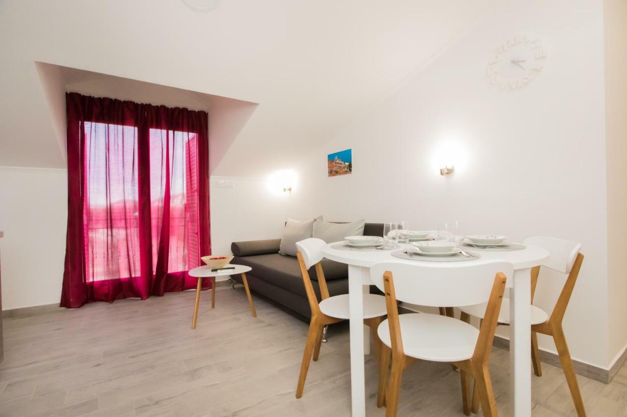 Apartments Tonka シベニク エクステリア 写真